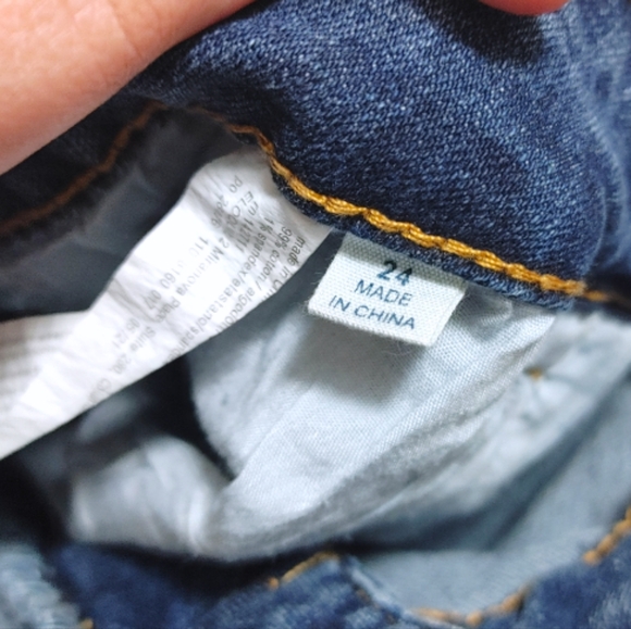 ELOQUII Classic Fit Medium Wash Distressed Boyfriend Jean Women's Plus Size 24 - Picture 10 of 12